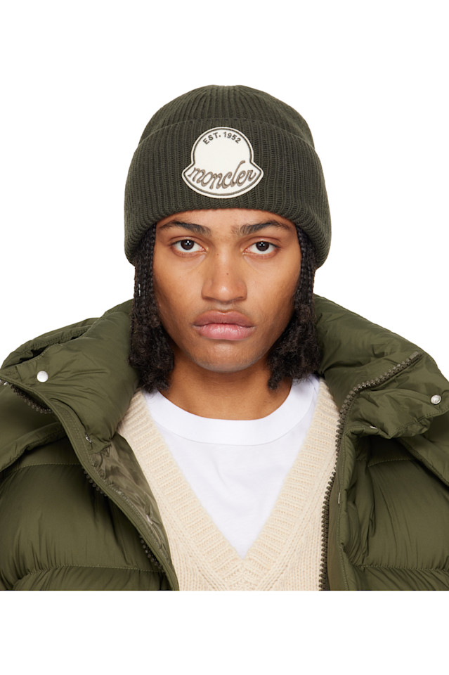 

Moncler Зеленая шапка из натуральной шерсти