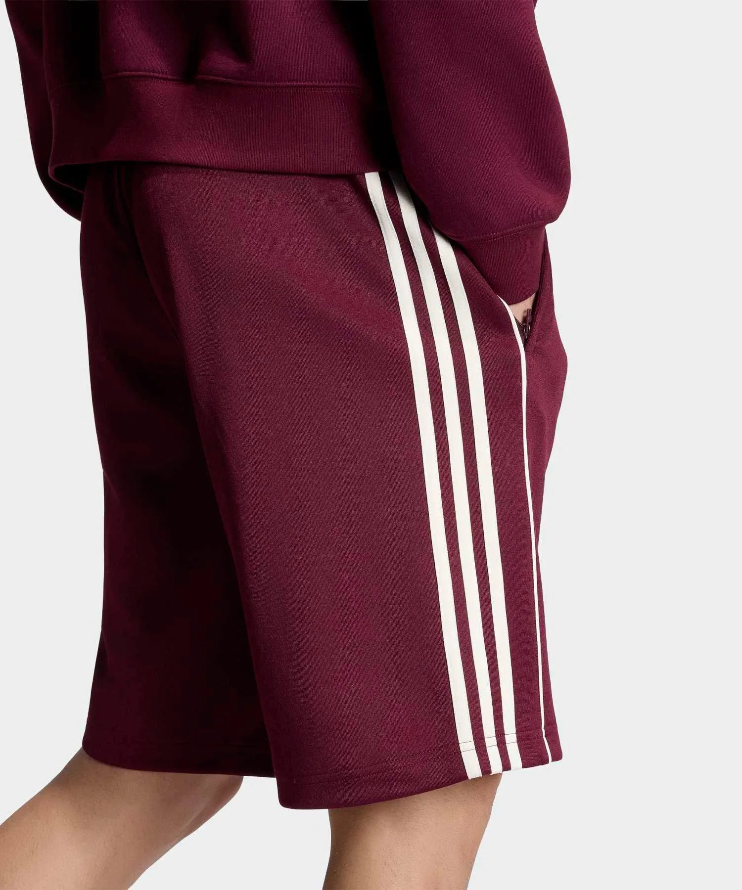 Мужские спортивные шорты SST adidas Originals с zip-pocket красные — фото 4