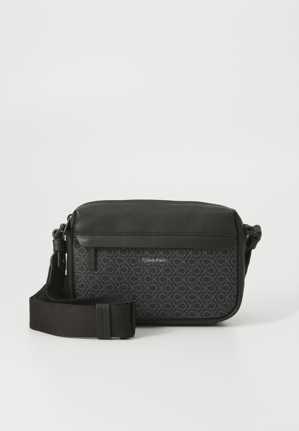 

Сумка через плечо MUST MONO CAMERA BAG - Across body bag Calvin Klein, черный