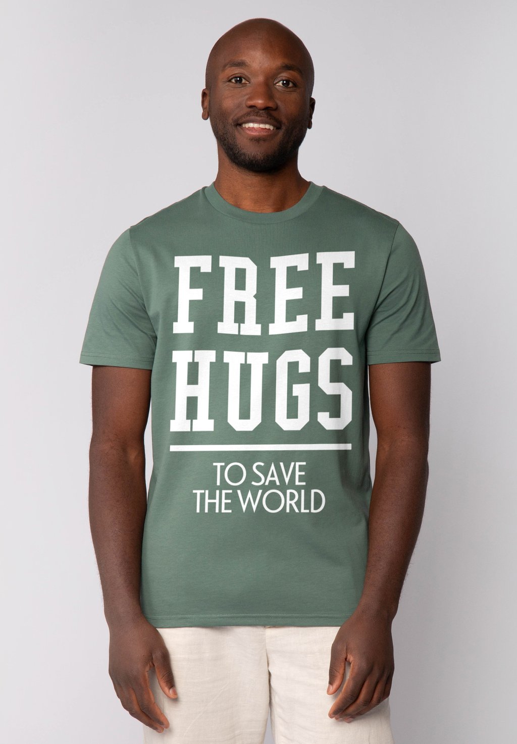 

Футболка с принтом FREE HUGS TO SAVE THE WORLD watapparel, темно-зеленый