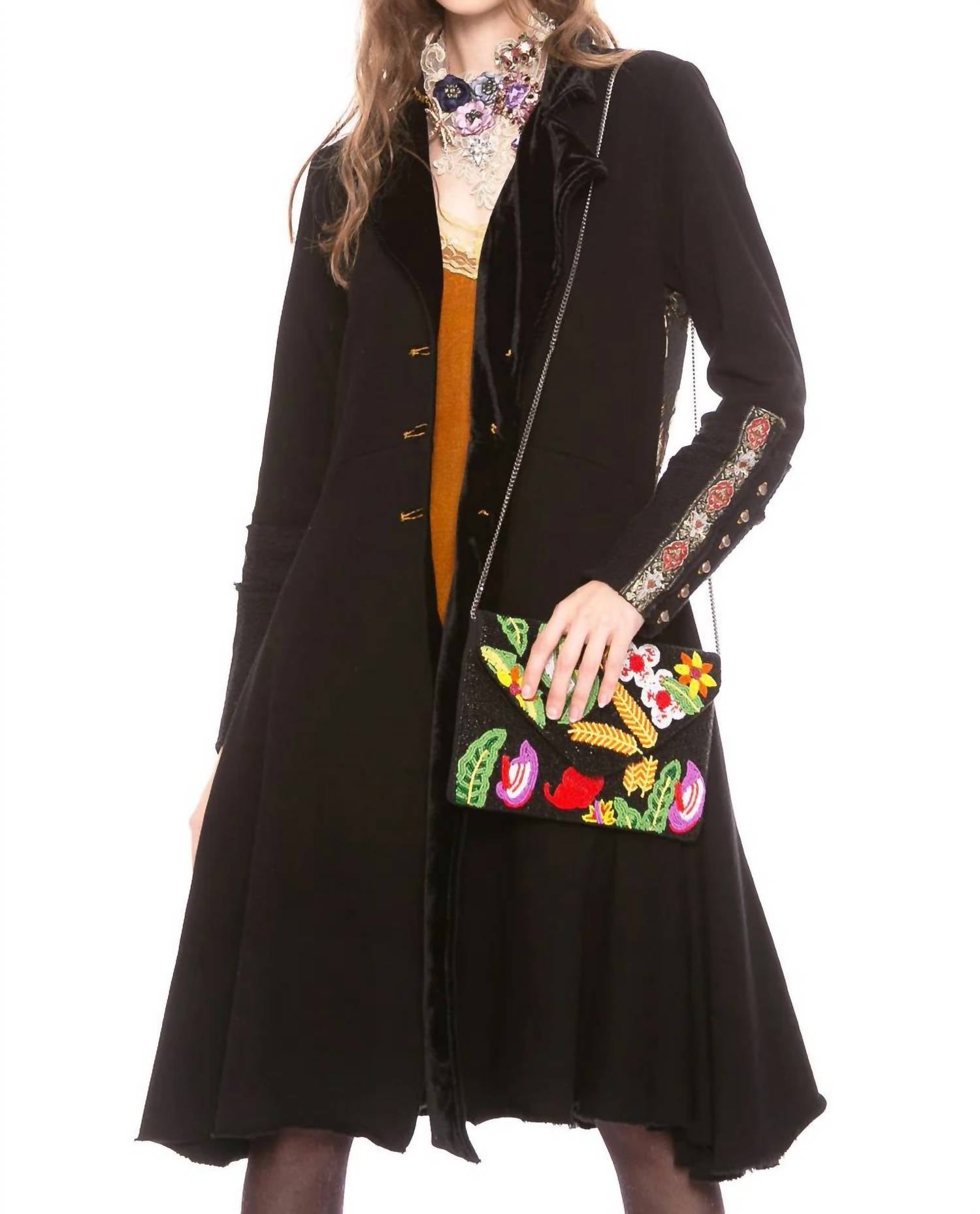 

Пальто Heart Of Autumn черного цвета Aratta