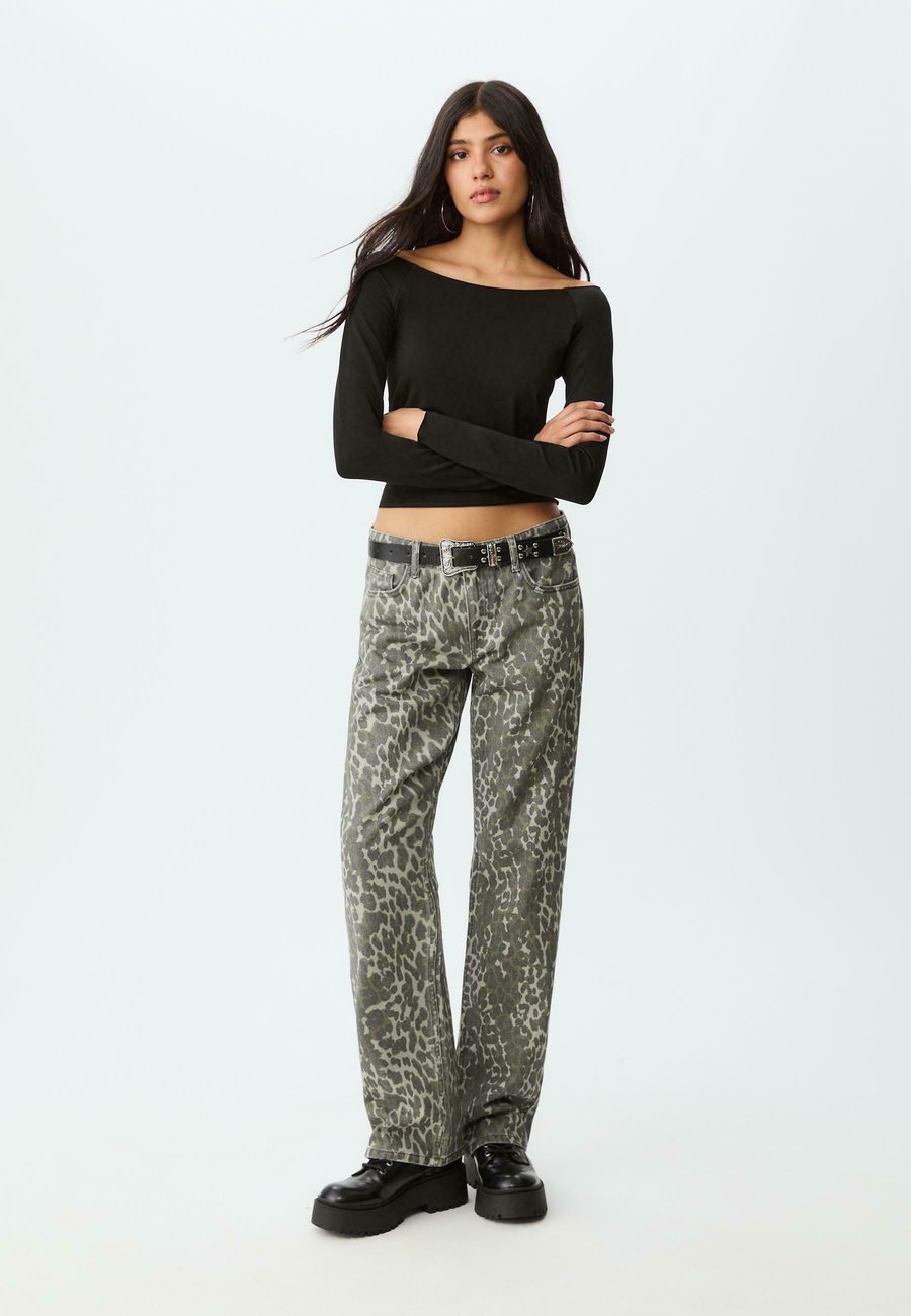 

Топ Stradivarius OFF-THE-SHOULDER, Black