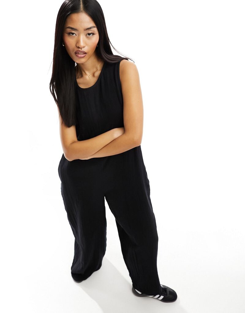 

ASOS DESIGN – черный комбинезон-кюлот с круглым вырезом