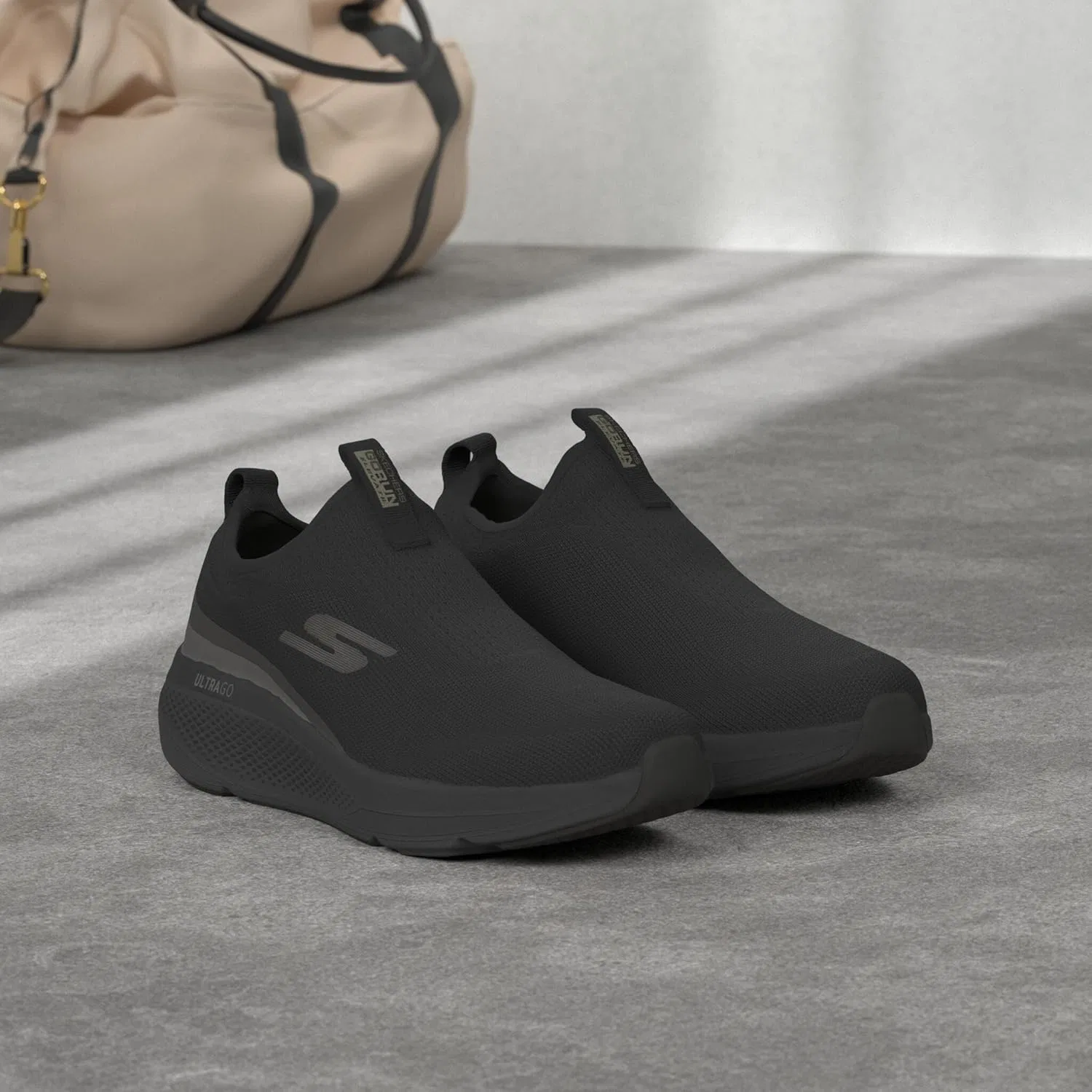 Мужские кроссовки Skechers GOrun Elevate для тренировок и бега, с амортизацией, черные, размер 45.5 EU X-Wide — фото 2