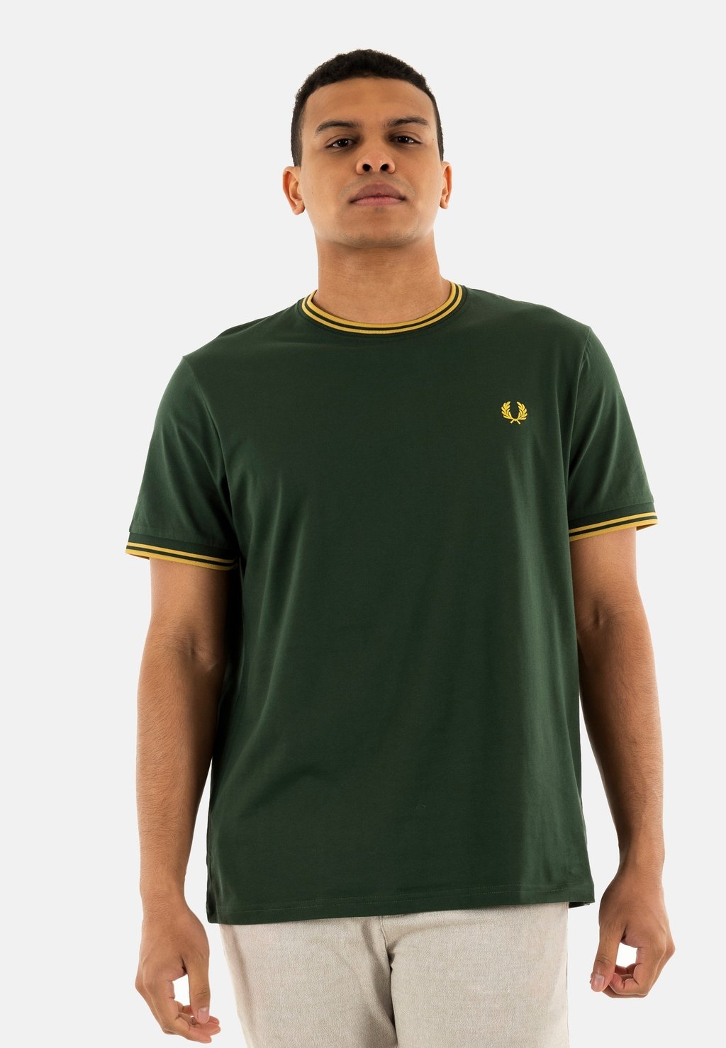 

Базовая футболка Fred Perry, зеленый