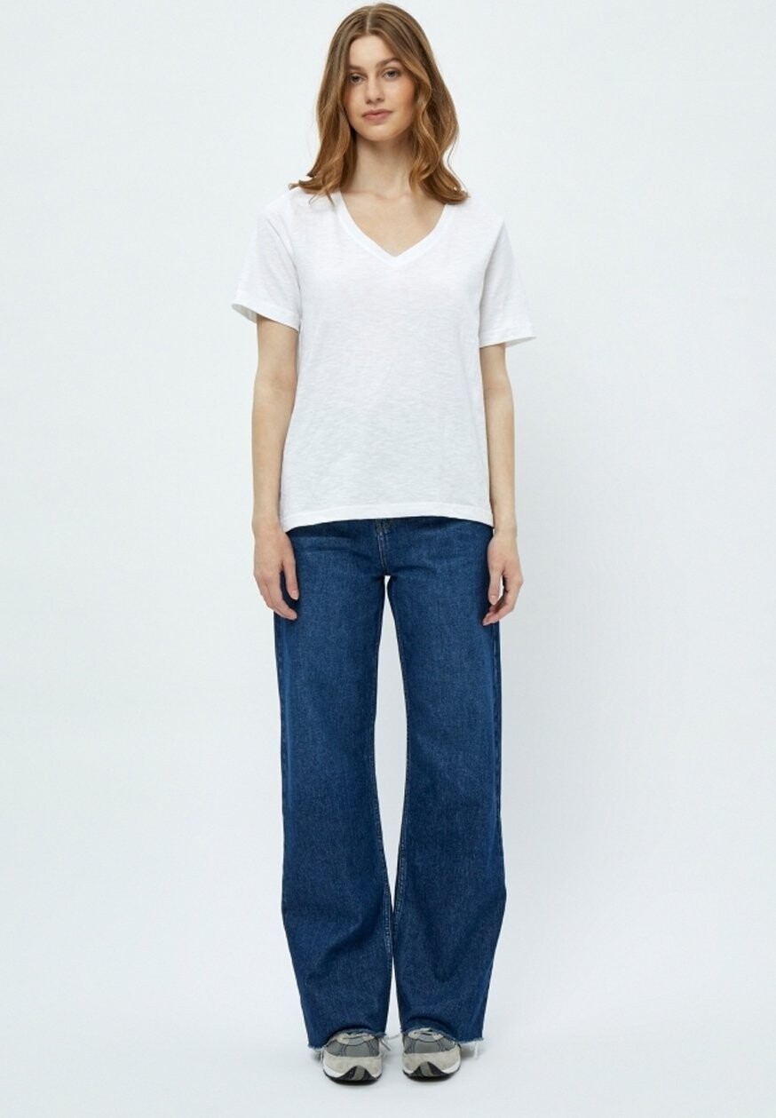 

Базовая футболка MILETI V-NECK TEE Minus, белый