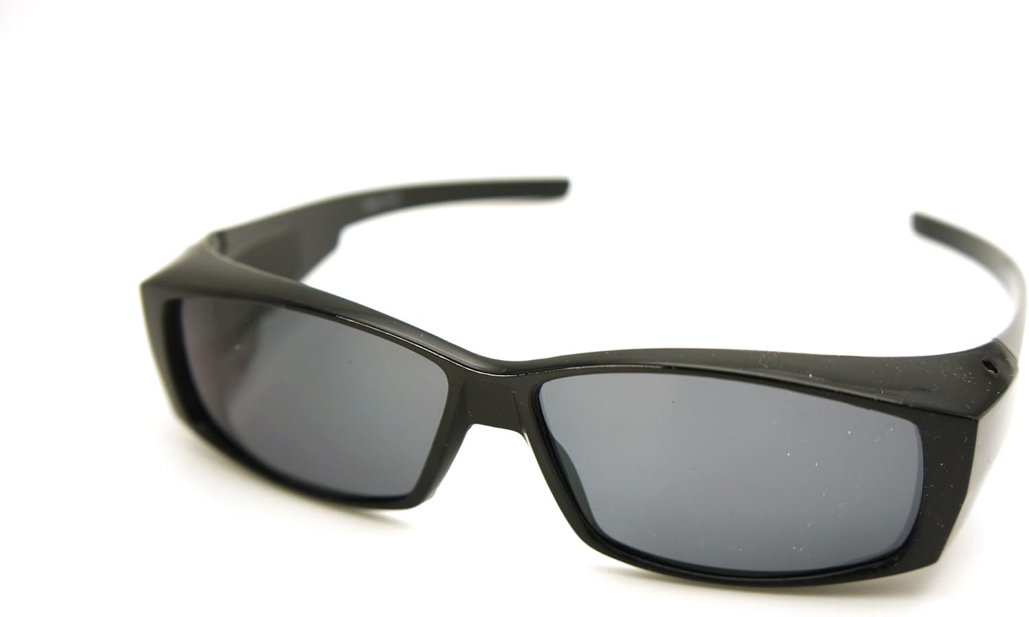 

Защитные накладки на линзы солнцезащитных очков Colorviper Fitover Lens Covers, надеваемые поверх линз поляризованных очков, модель St7659pl COLOR VIPER, Small: Shiny Black / Polarized Smoke Lenses