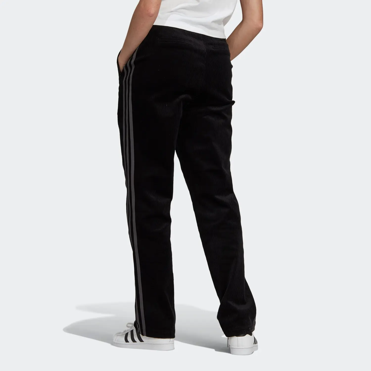 Футболка Adidas Originals Международная версия Женская Черная — фото 4