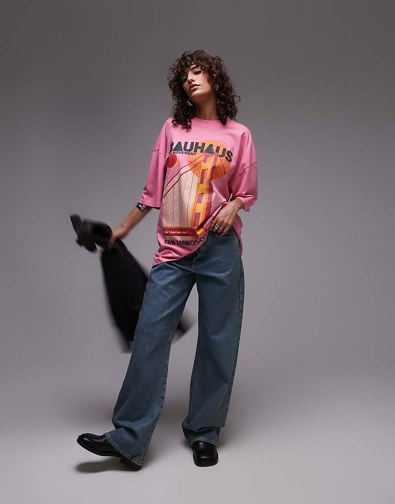 

Розовая футболка оверсайз с графическим принтом Topshop "Bauhaus"