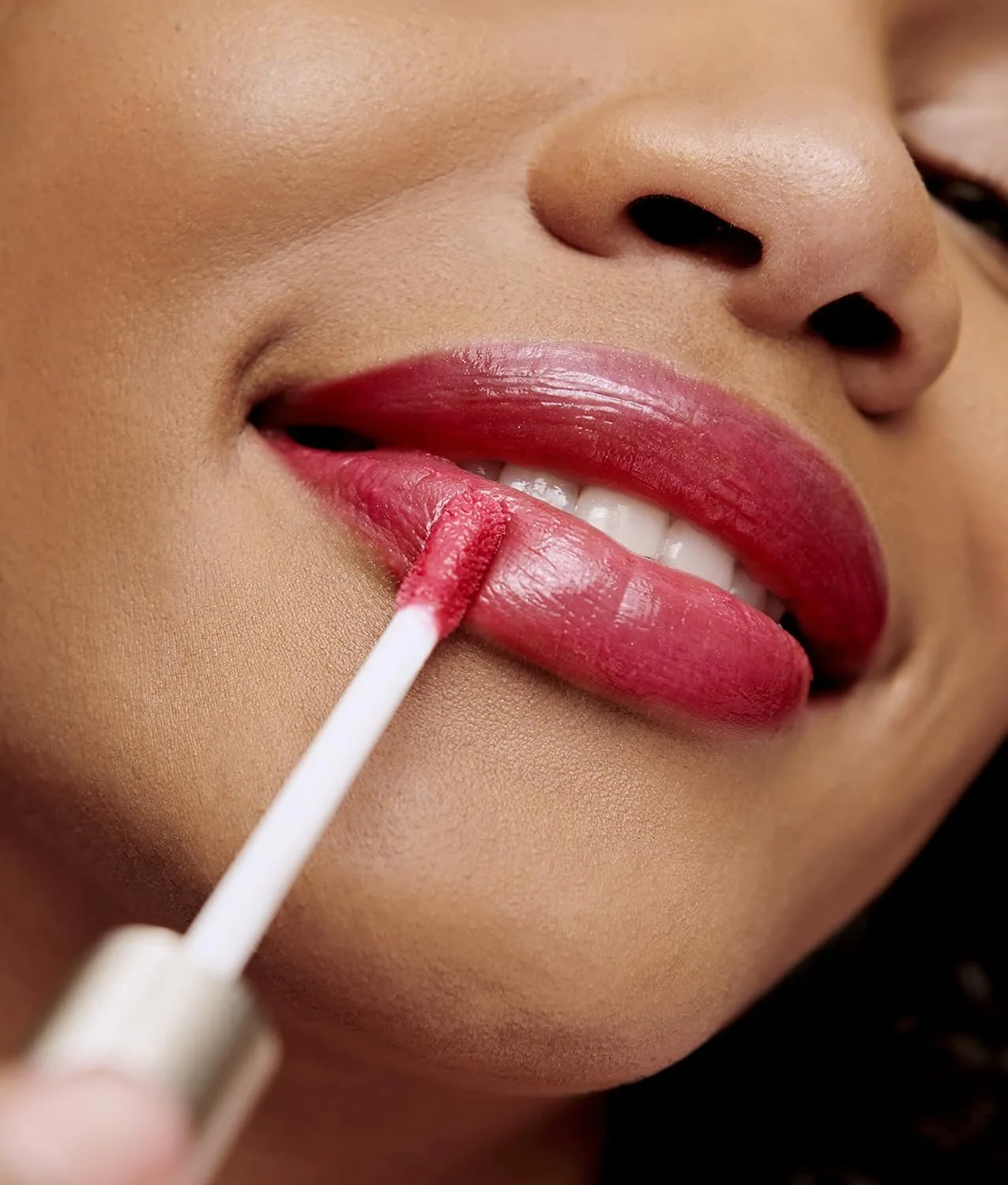 jane iredale HydroPure Hyaluronic Lip Gloss, увлажняющий блеск для губ с гиалуроновой кислотой, разглаживает и питает, нелипкий, с ароматом ванили, веганский и cruelty free, Berry Red — фото 3