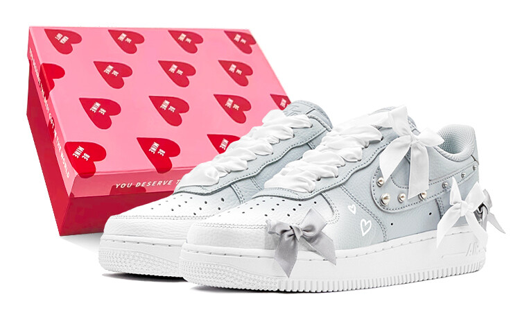 

Женские кроссовки для скейтбординга Nike Air Force 1, Silver