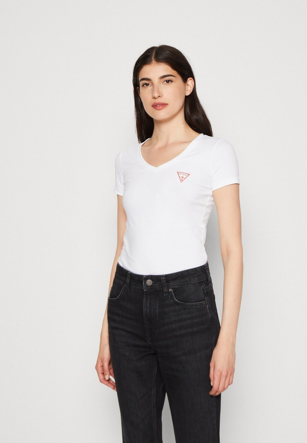 

Базовая футболка Guess, белый