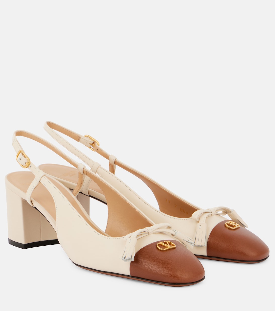 Кожаные туфли-лодочки Valet du Roi на ремешке Valentino Garavani, Butter White/Tobacco