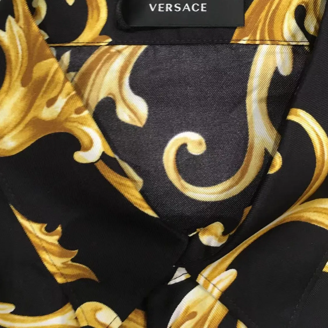 Рубашка мужская Black Lapel Moderate Other VERSACE — фото 4