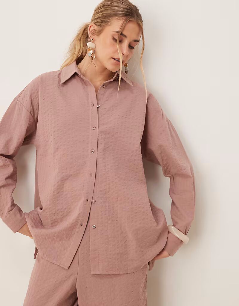 

Рубашка из сирсакера с запахом на спине, комплект из норки Asos Design, серо-коричневый