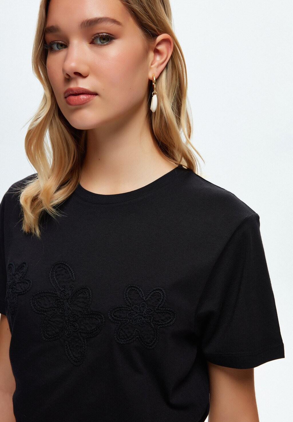 

Футболка с принтом SHORT SLEEVE EMBROIDERY adL, черный