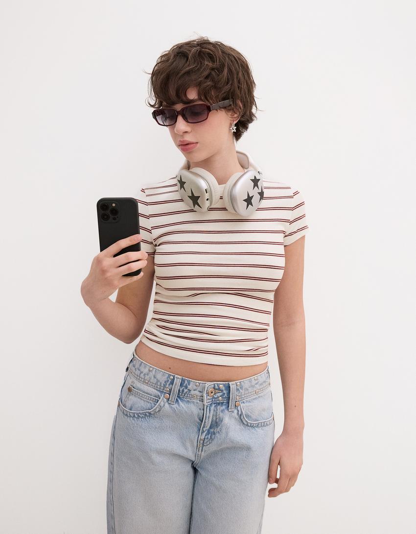 

Футболка с короткими рукавами и круглым вырезом Bershka, белый