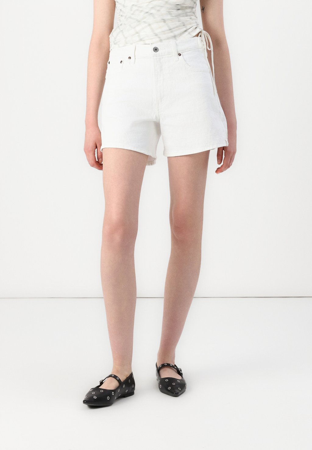 

Джинсовые шорты CLASSIC DAD Abercrombie & Fitch, белый