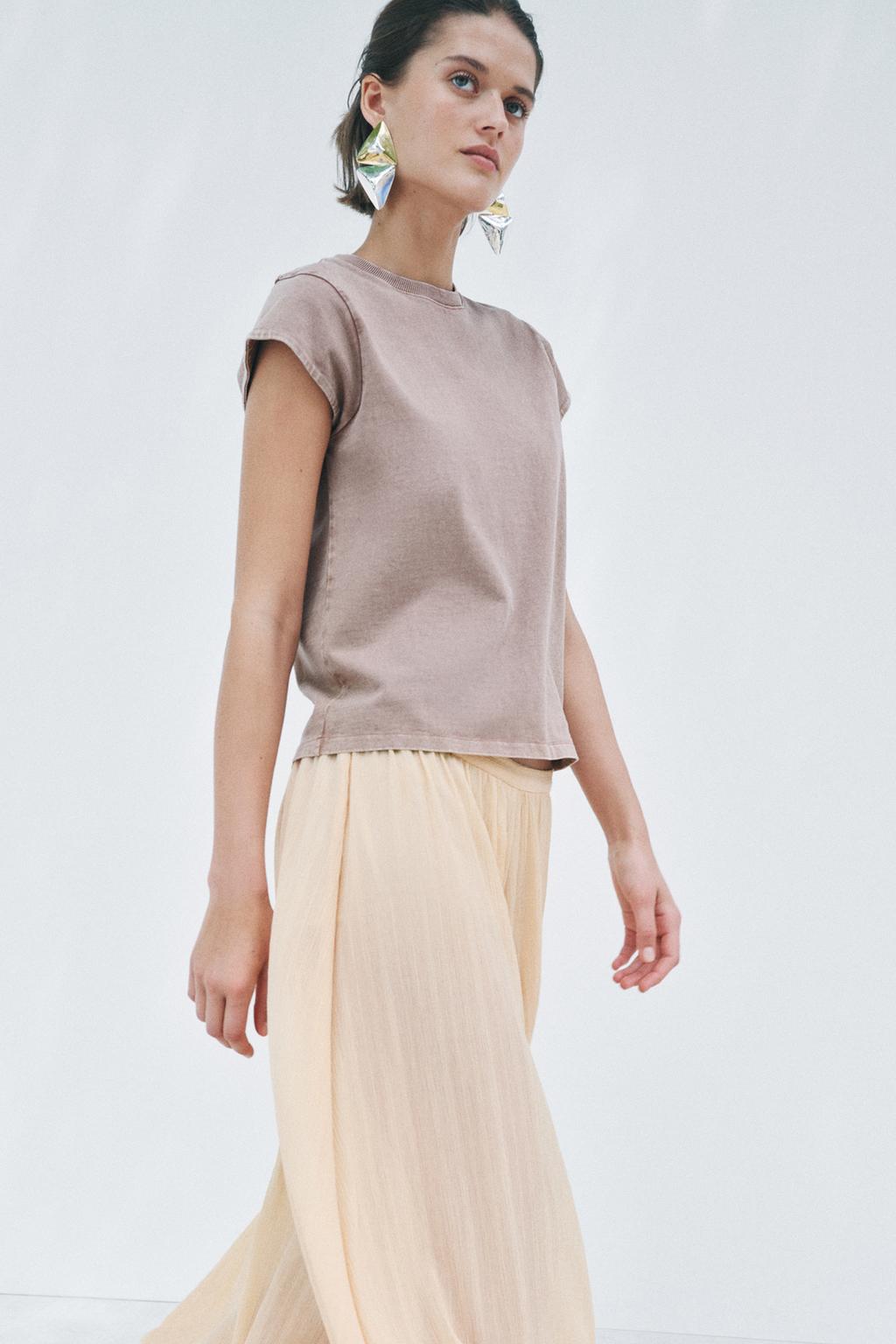 

Застиранная футболка из плотного хлопка ZARA, коричневый