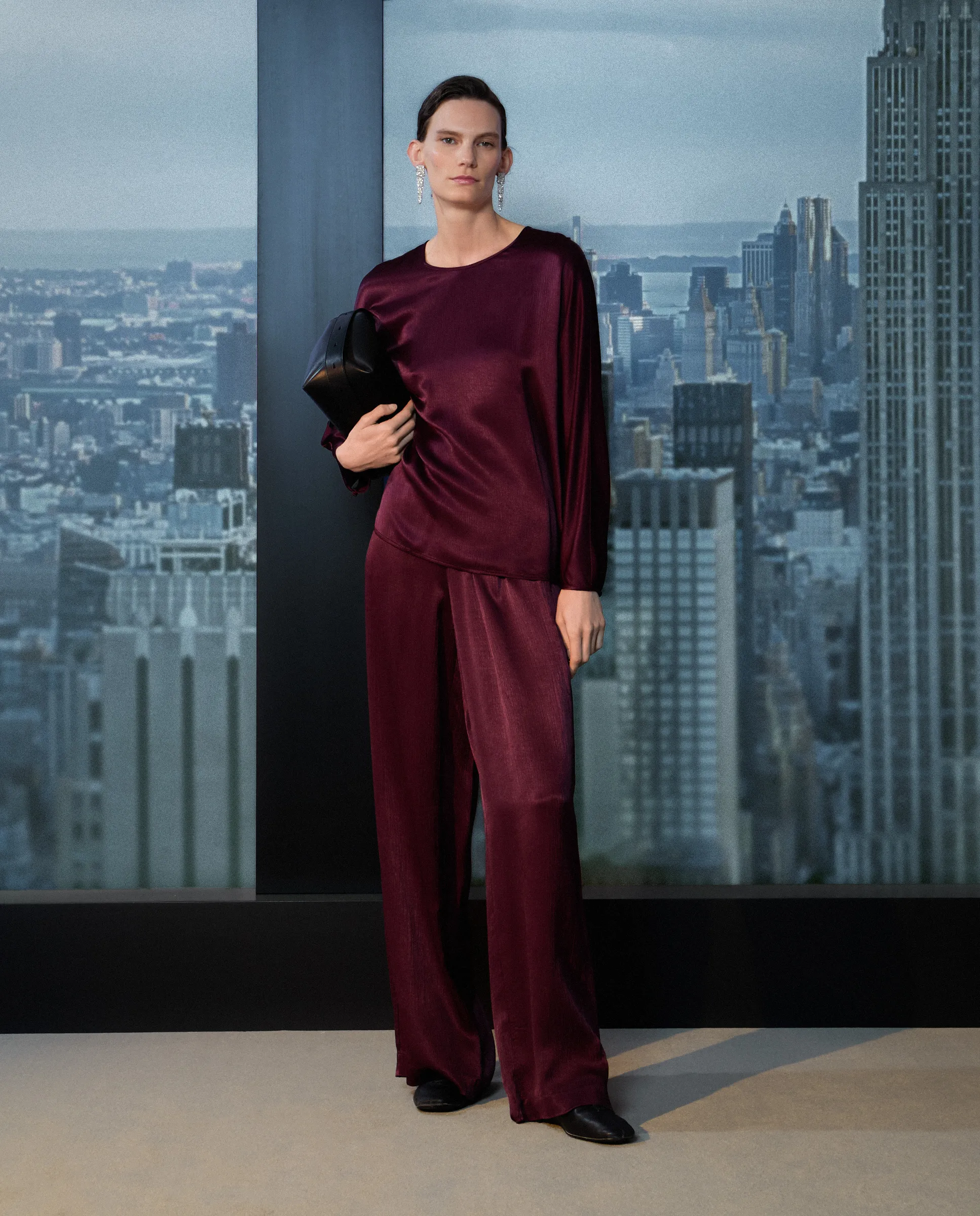 

Широкие женские брюки классического кроя Woman Limited El Corte Inglés, бордовый