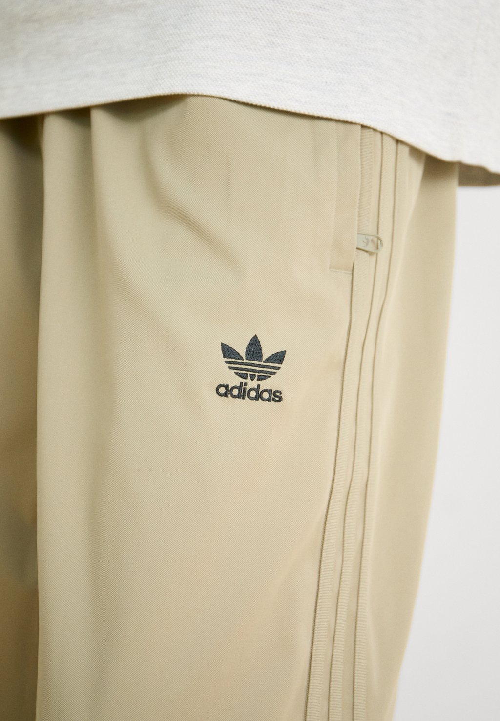 

Спортивные брюки PARACHUTE PANT adidas Originals, бежевый