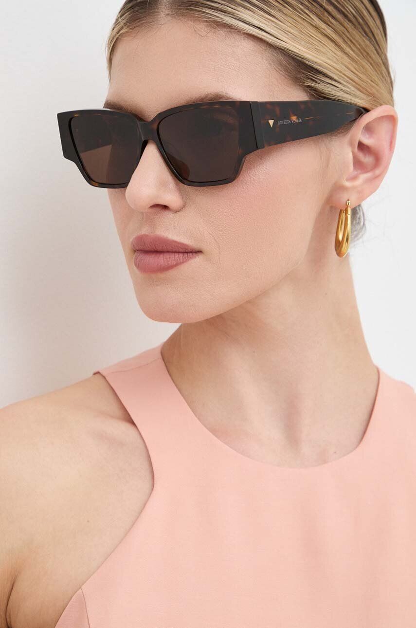 

Солнцезащитные очки Bottega Veneta, коричневый