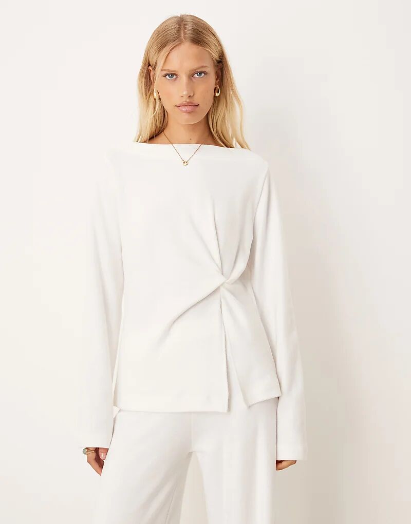 

Супермягкий лонгслив с открытыми плечами и длинными рукавами ASOS DESIGN, зимний белый - CREAM