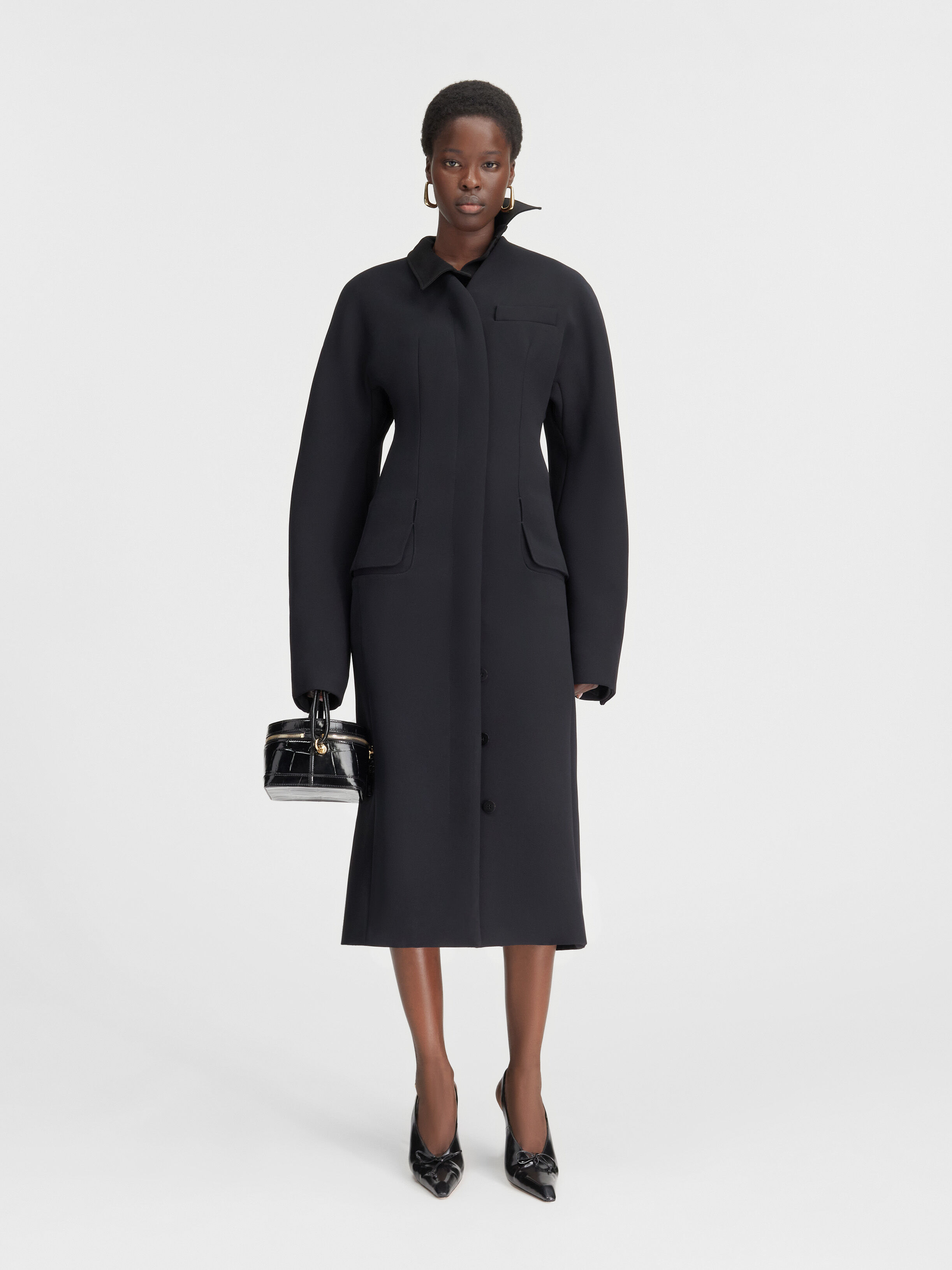

Приталенное пальто JACQUEMUS The Ovalo coat, черный