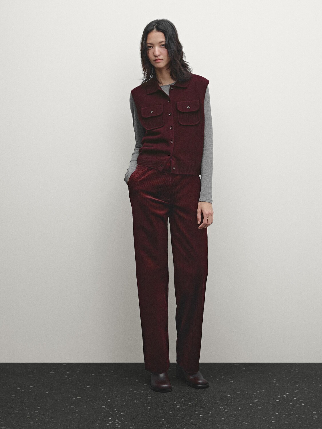 

Укороченный трикотажный жилет с карманами Massimo Dutti, бургундия
