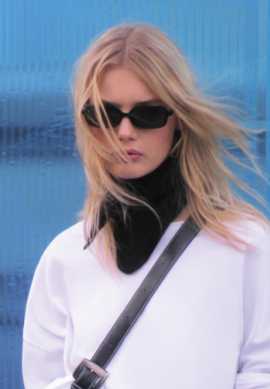 

Солнцезащитные очки PULL&BEAR RESIN RECTANGULAR, Black