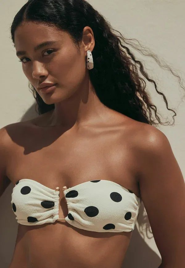 Топ-бандо Next, Regular fit non wired bandeau bikini top, белый в черный горошек — фото 2