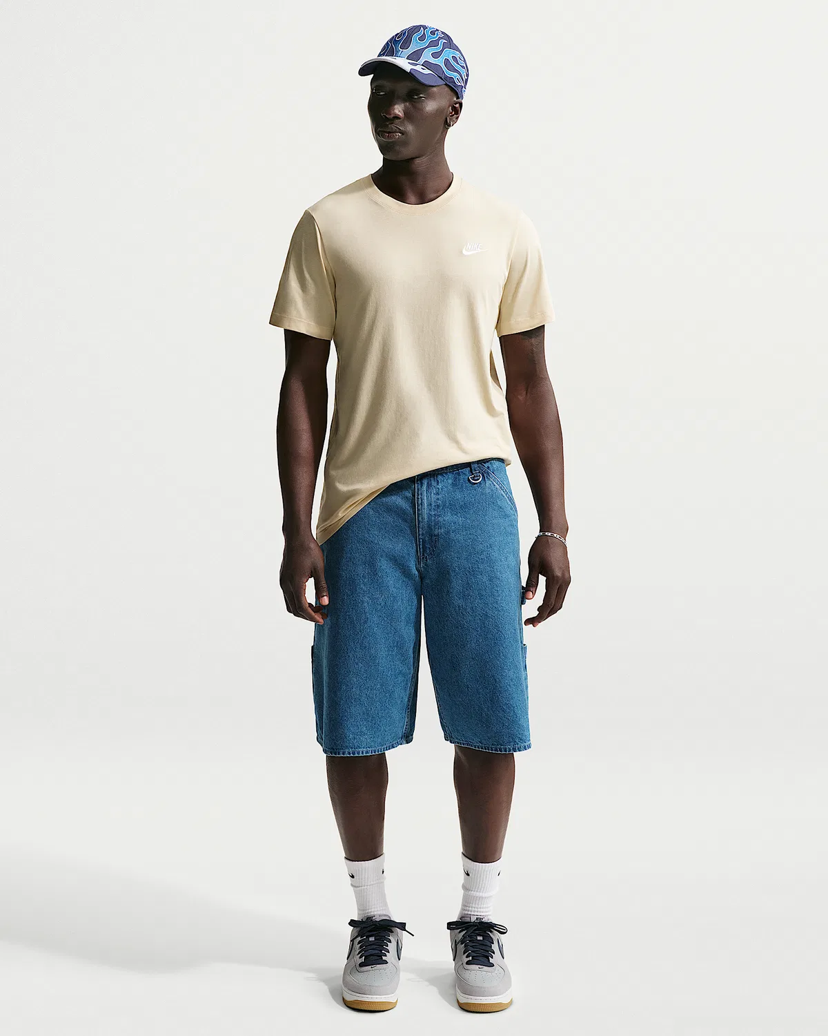 Мужская футболка Nike Sportswear Club, Light Khaki — фото 4