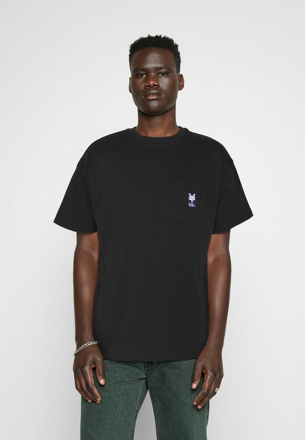 

Базовая футболка INITIAL POCKET TEE UNISEX ZOO YORK, черный
