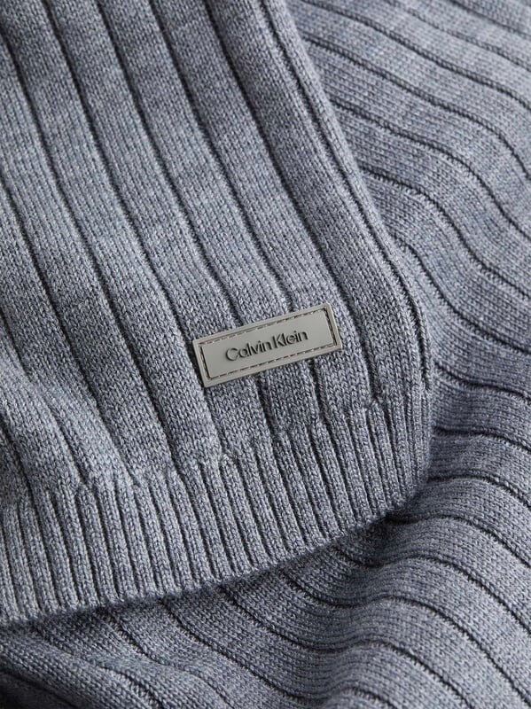 Свитер в рубчик из мериносовой ткани с круглым вырезом Calvin Klein, серый — фото 2