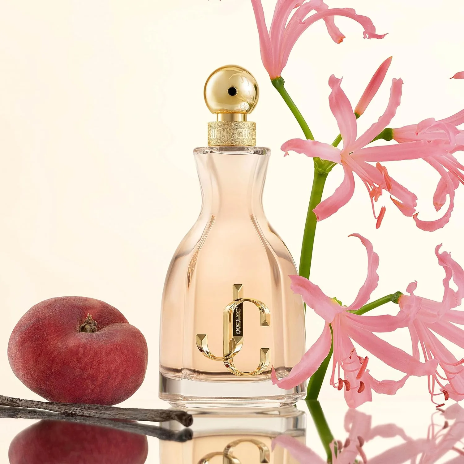 JIMMY CHOO - Парфюмированный лосьон для тела I Want Choo - Женский ароматизированный лосьон - Цветочно-гурманско-древесный - С нотами мандаринового сока, красной паучьей лилии и ванили - 140 мл — фото 2