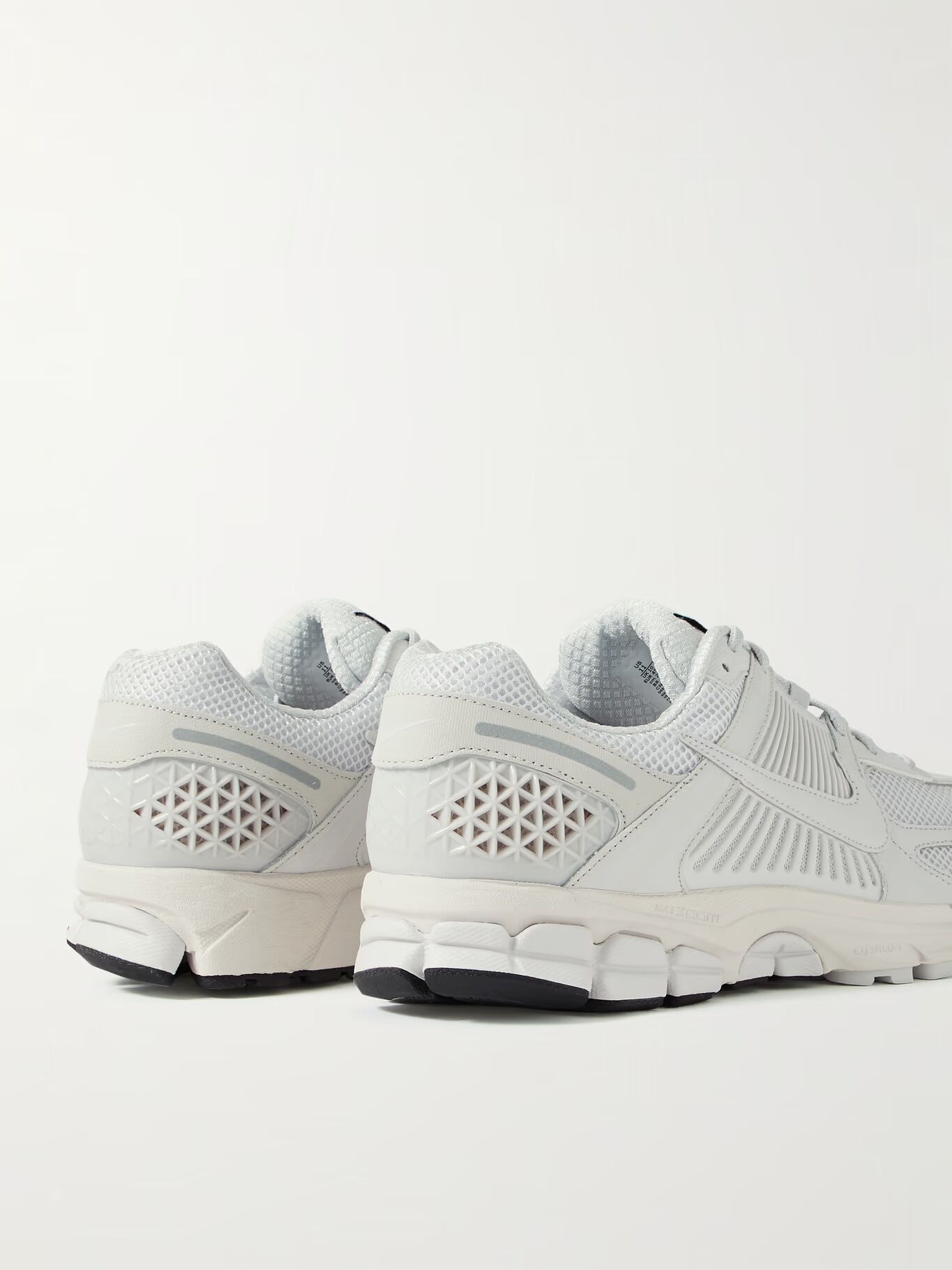 Кроссовки Zoom Vomero 5 из кожи и сетки с резиновой отделкой NIKE, светло-серый — фото 2