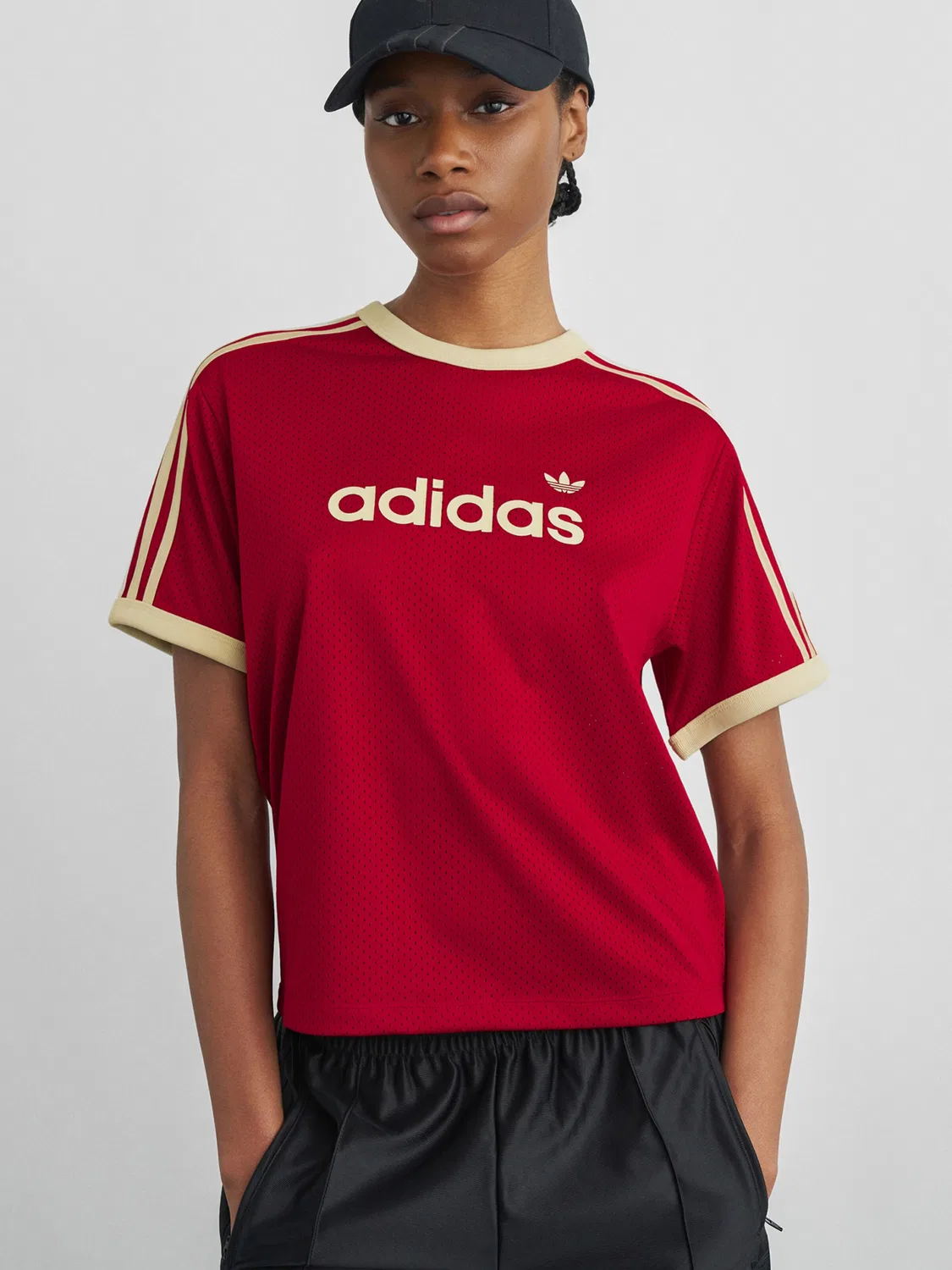Футболка Adidas Originals Linear ярко-красного цвета — фото 3