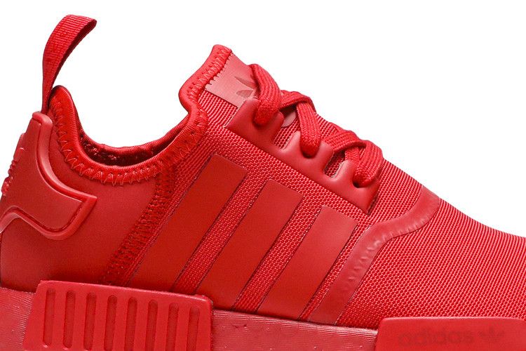 Кроссовки adidas NMD_R1 J 'Triple Scarlet', красный — фото 3