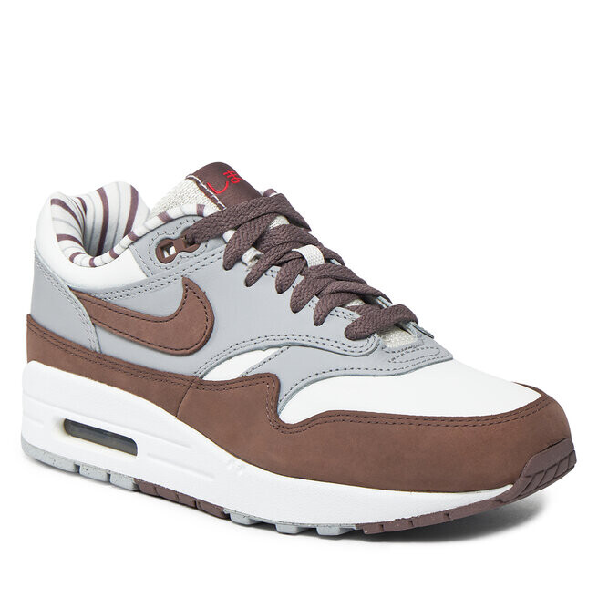 

Кроссовки Nike AirMax, цвет