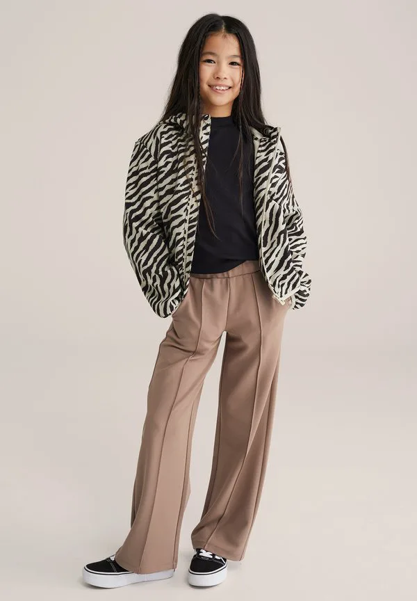 Куртка из мягкой ткани We Fashion, All Over Print