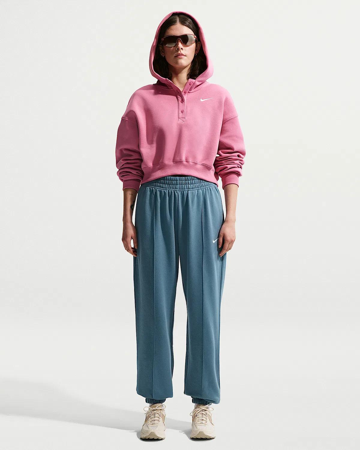Женский оверсайз-кроп хенли худи Nike Sportswear Phoenix Fleece, Peony/Sail — фото 4