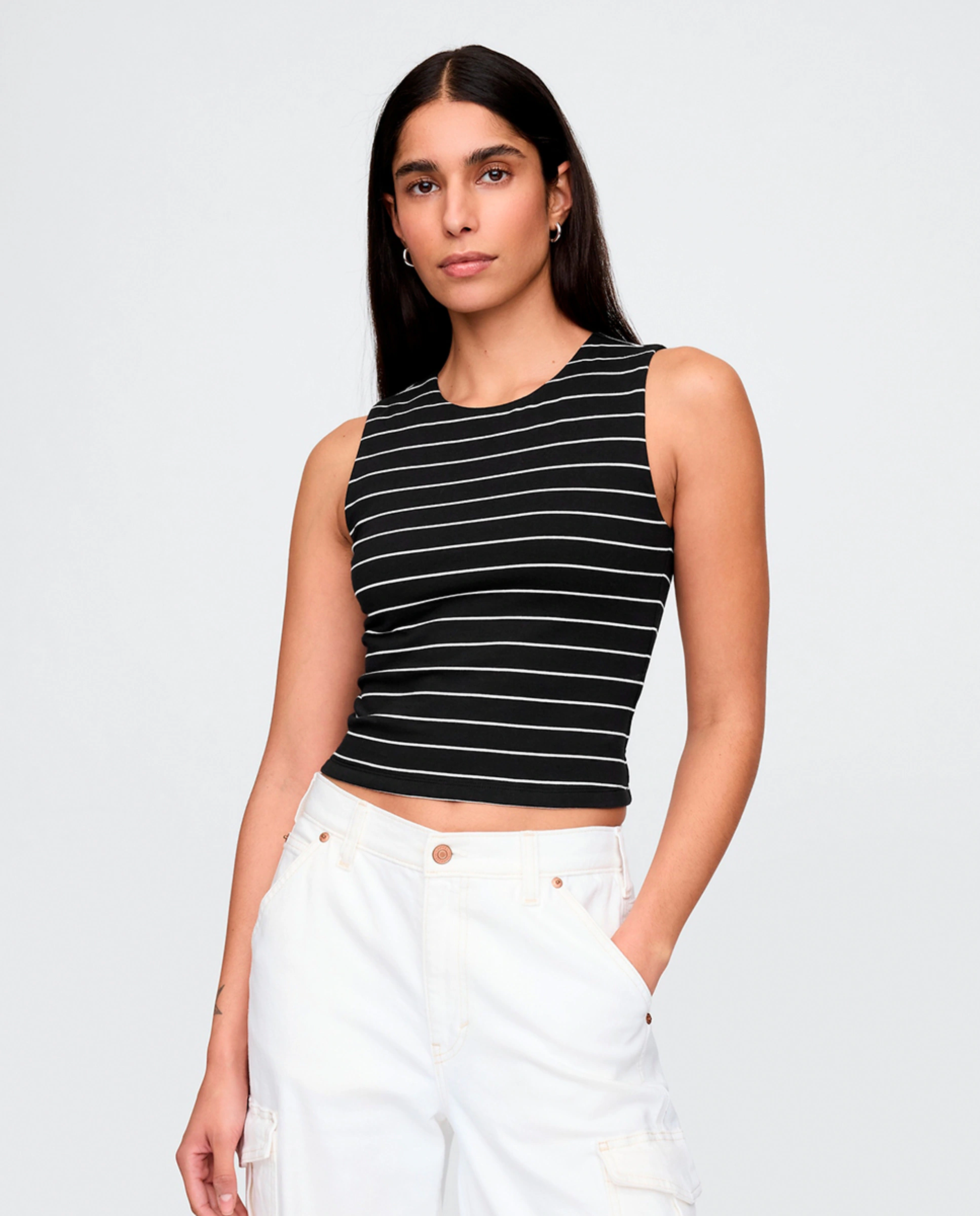 

Женская майка на бретелях Gap, черный