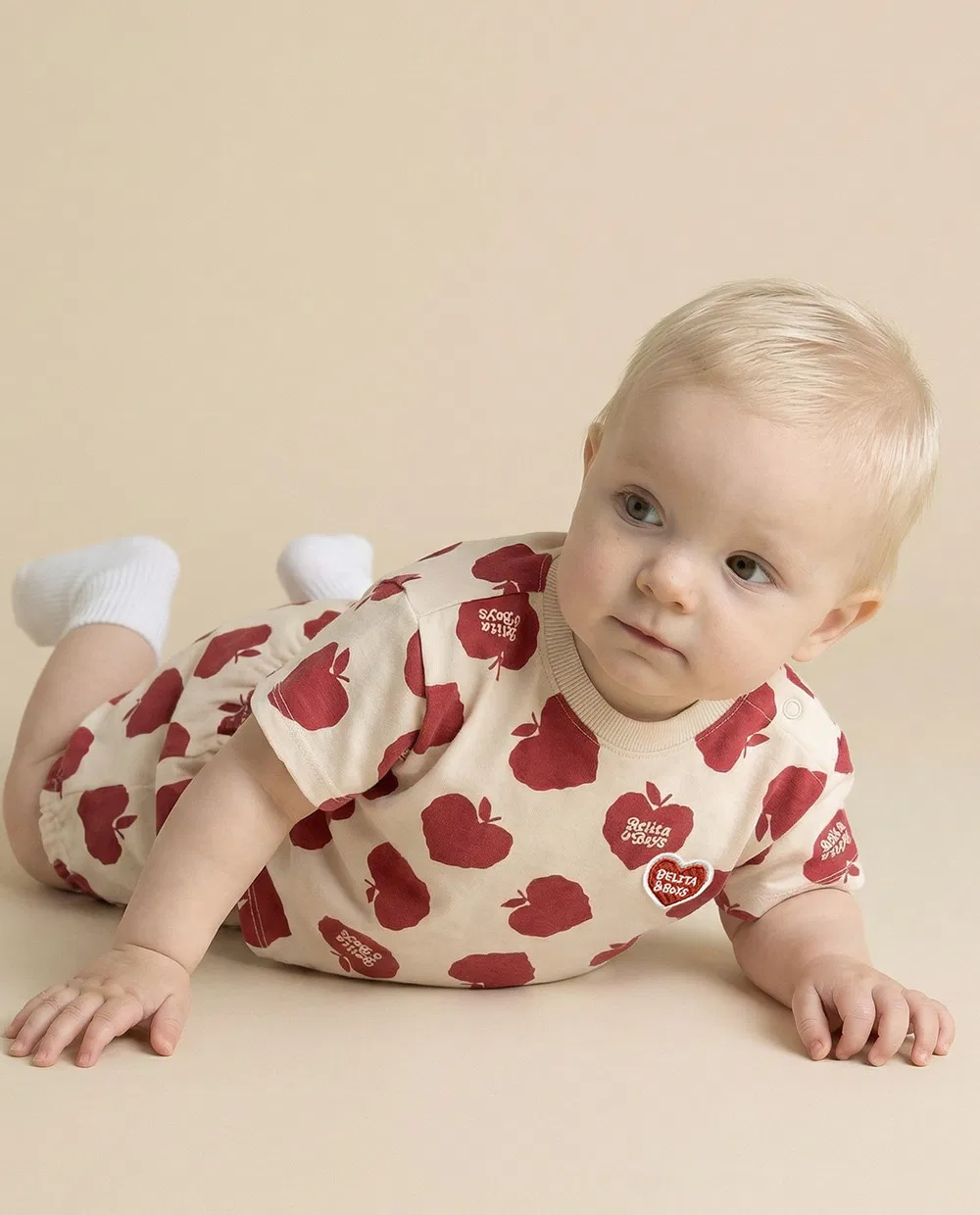 Детский комплект из футболки и шорт "Baby Bubble Apple Allover" тёмно-красный от Belita&Boys