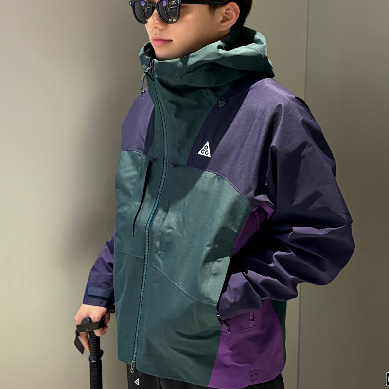 

Куртка мужская фиолетовый Nike