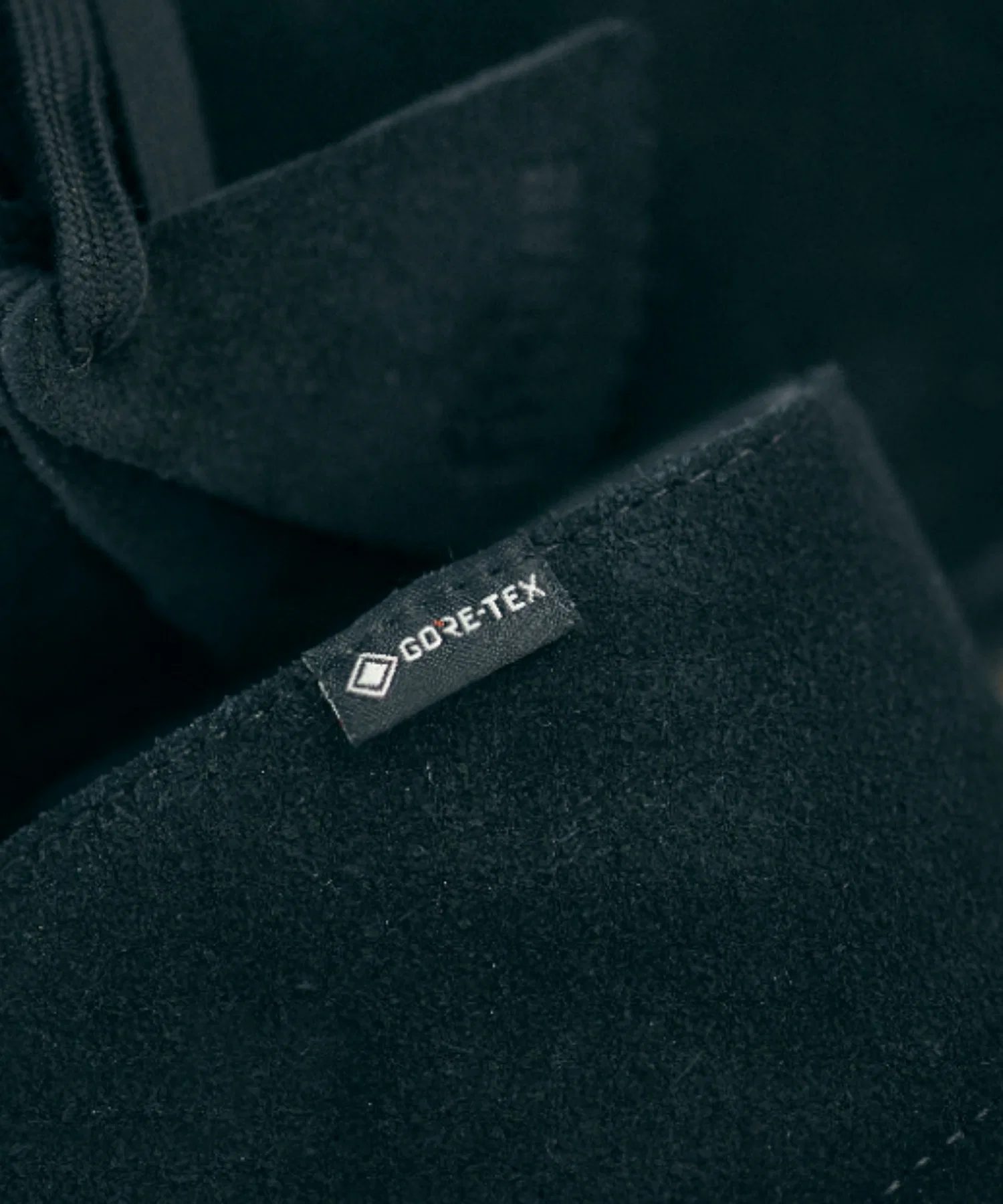Мужские замшевые ботинки Clarks DESERT BOOT GORE-TEX чёрные — фото 4