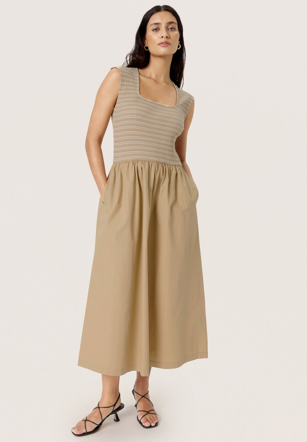 

Платье макси SIMONE PHOEBE STRIPED Soaked in Luxury, бежевый