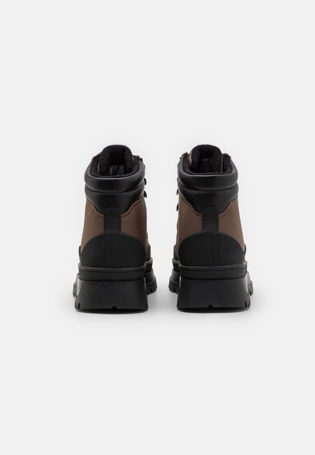 

Ботильоны на шнуровке WILDMARK B.E.D FOAM WATER RESISTANT ANTI-SLIP Call it Spring, коричневый