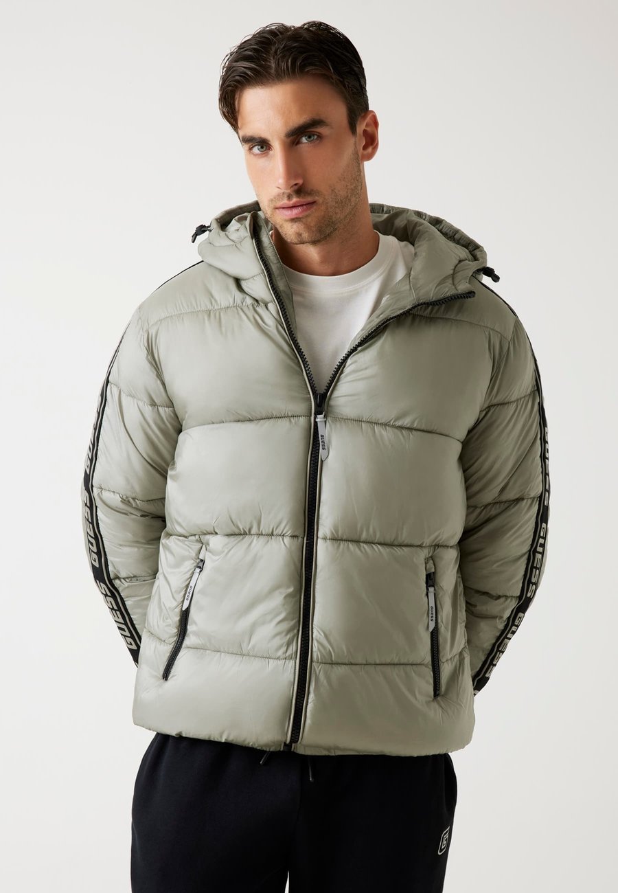 

Куртка Guess STEPP MIT KAPUZE, Olivgrün/Olive