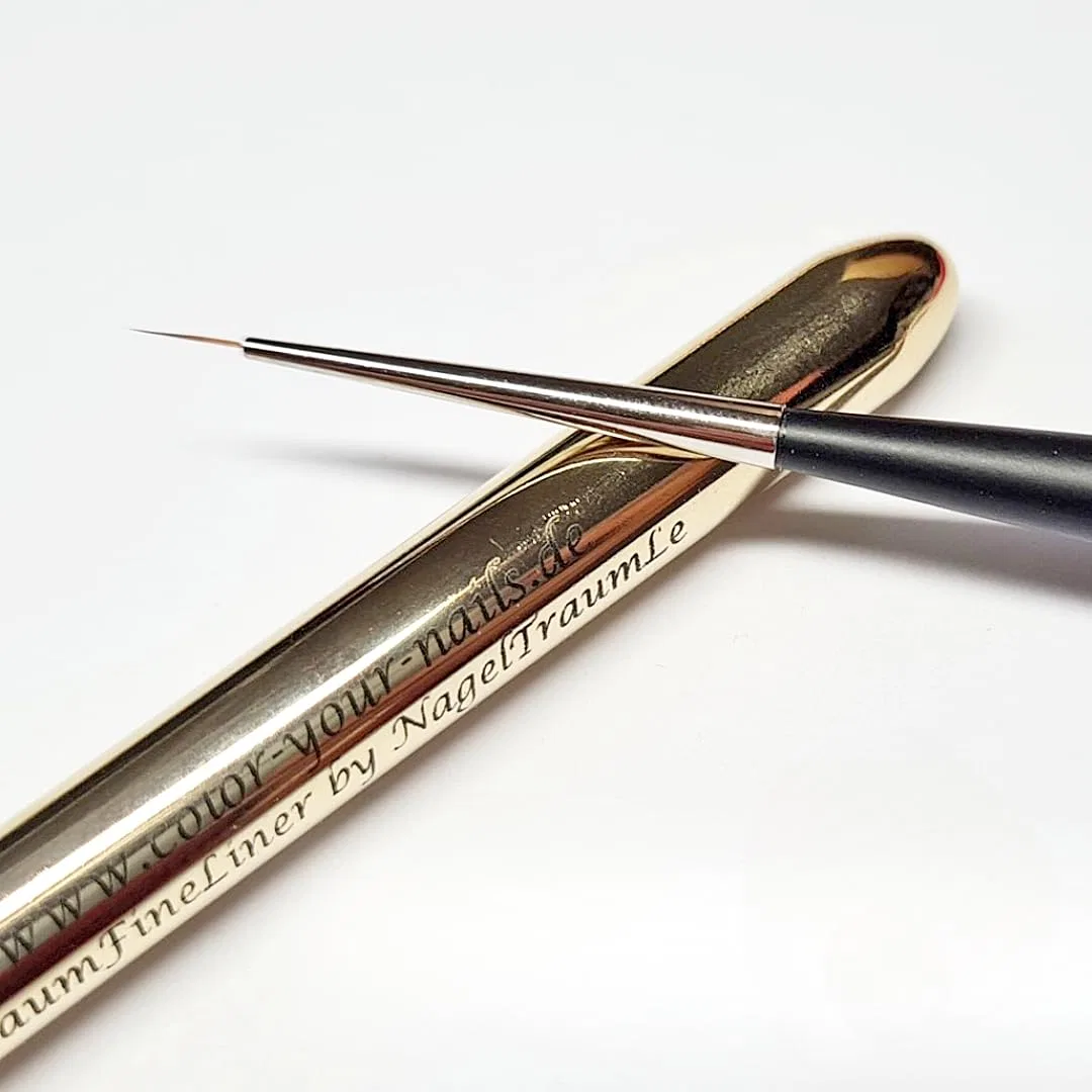 Кисти для нейл-арта TraumPinsel FineLiner 5 мм или Liner 7 мм Color Your Nails