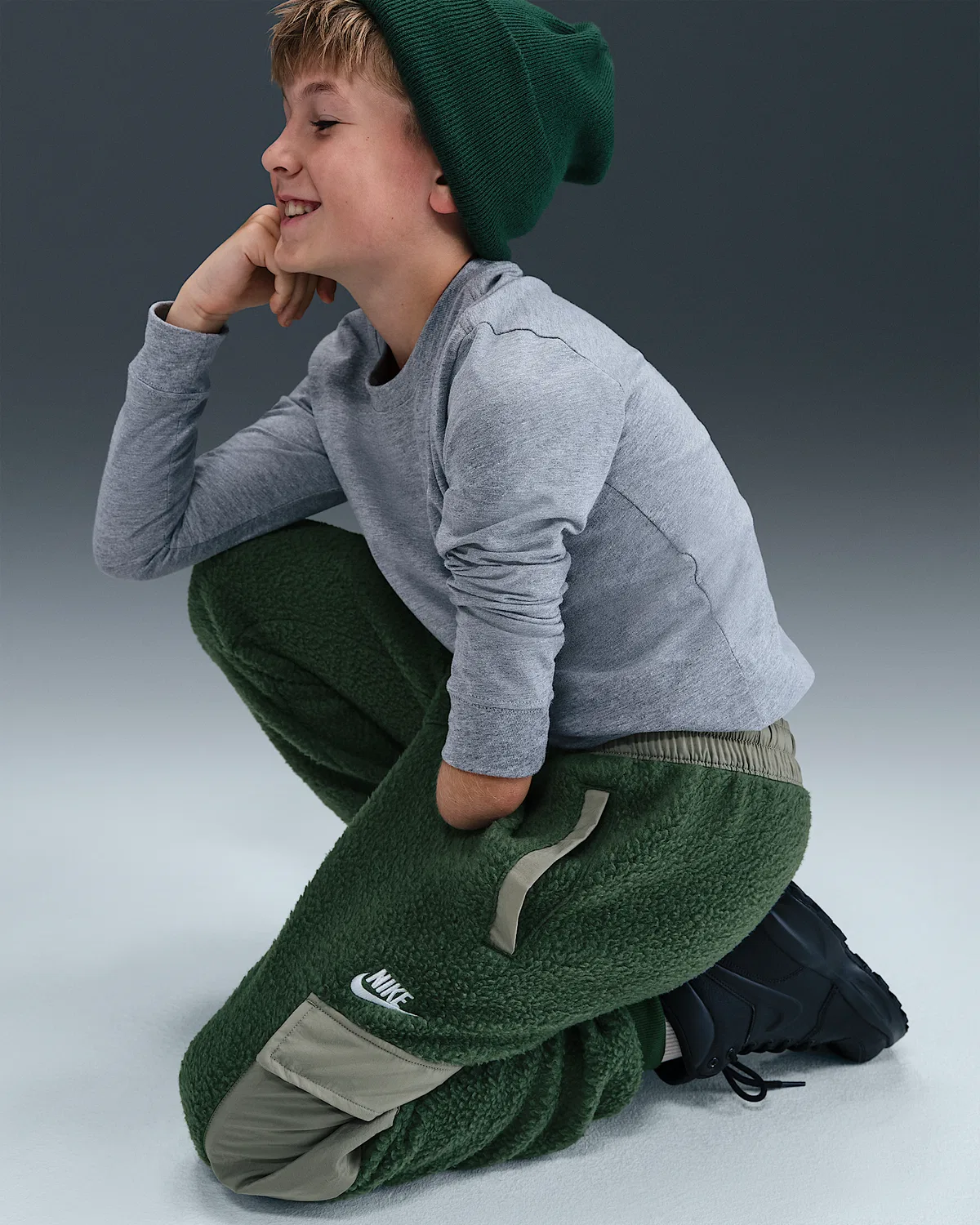 Детские карго-штаны Nike Sportswear Club Fleece, Fir/Light Army/White — фото 4